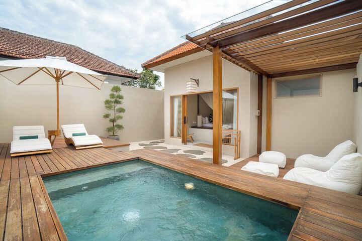Pool 73 of 112