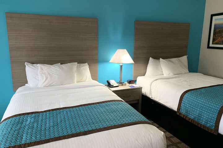 2 Double Beds (8 of 12)