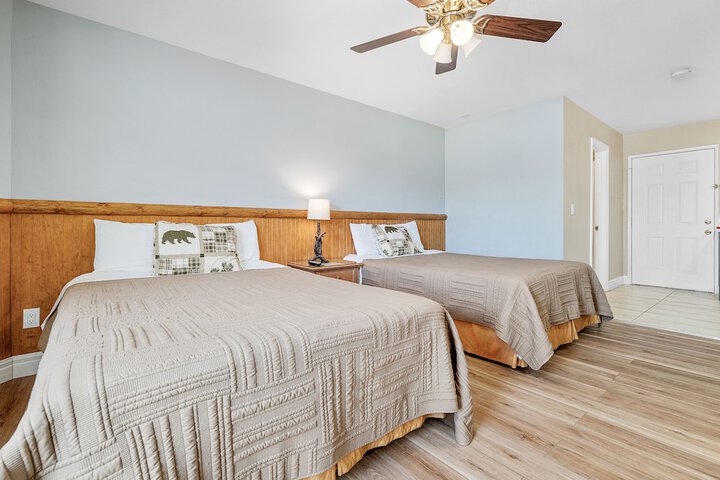 Standard 2 Queen Beds Garden View Balcony (81 of 86)