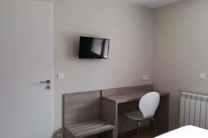 Room 2 of 14