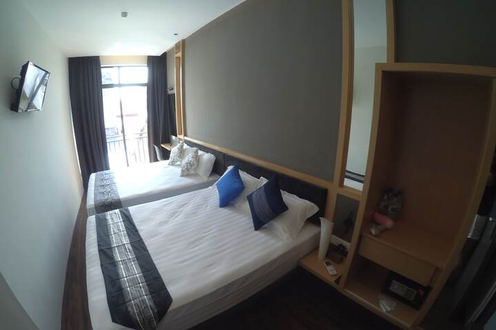 Room 9 of 47