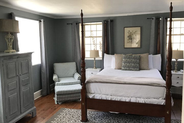 Room 5 of 63
