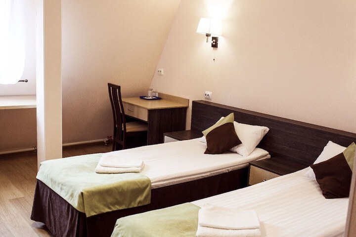 Room 4 of 61