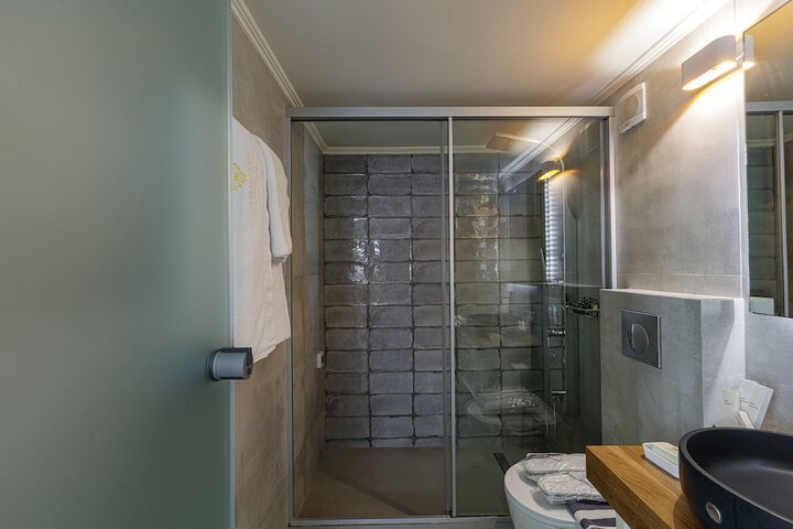 Room 42 of 67