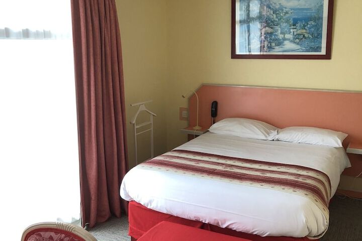 Room 14 of 35