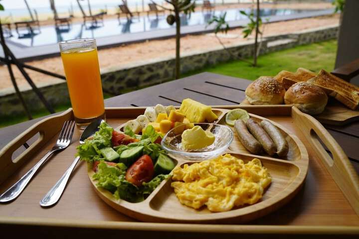 Breakfast/Coffee Service 72 of 80
