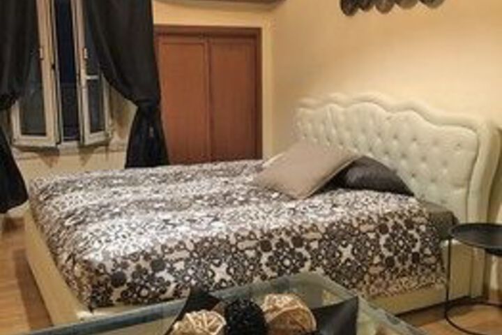 Room 12 of 25