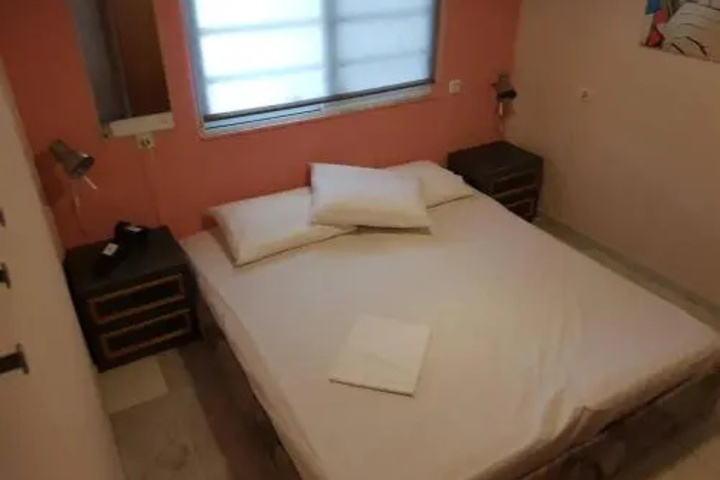 Room 2 of 2