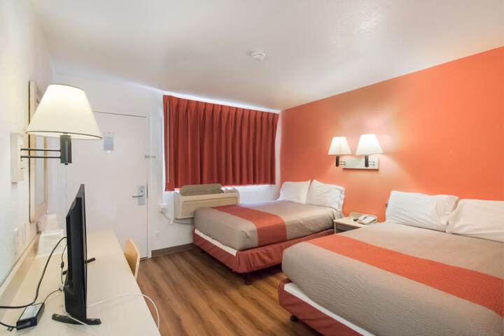 Room 3 of 39