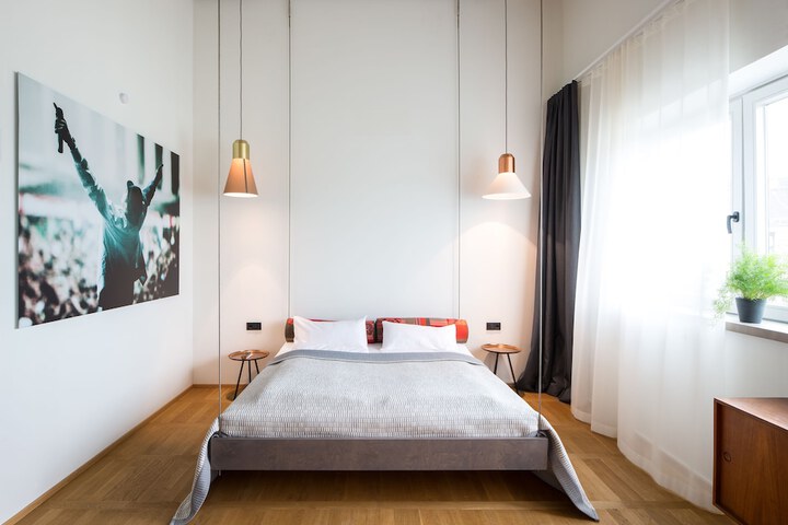 Room 8 of 52