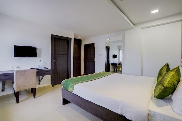 Room 10 of 15