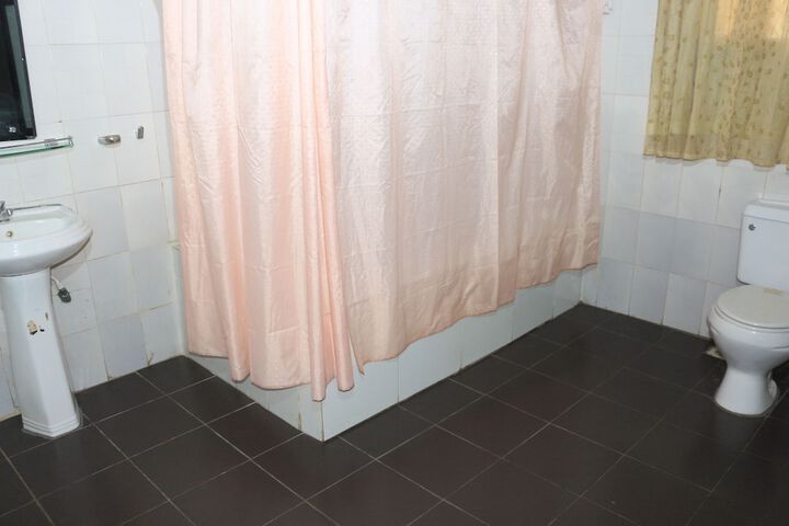 Room 14 of 16