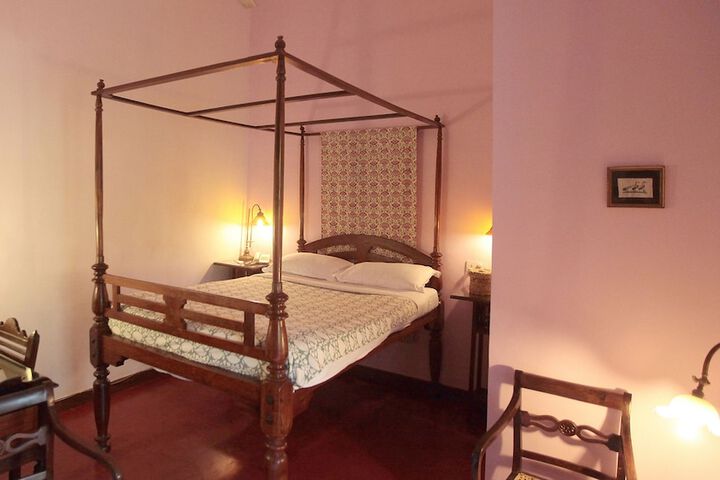 Room 17 of 162