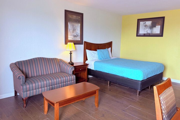 Room 3 of 25