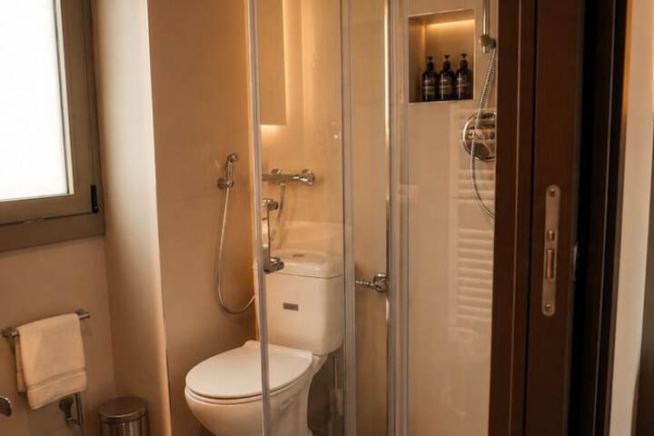 Room 10 of 23