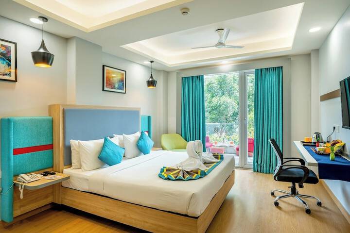 Room 5 of 8