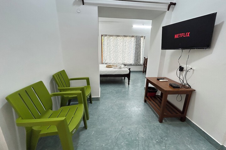 Room 17 of 38