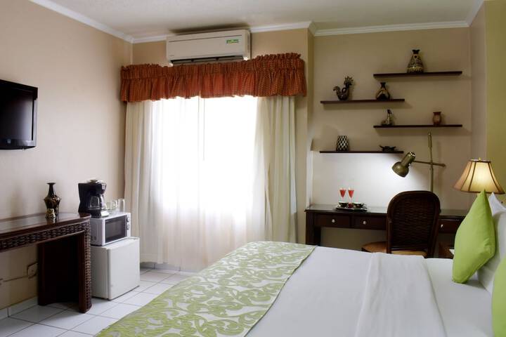 Room 6 of 30