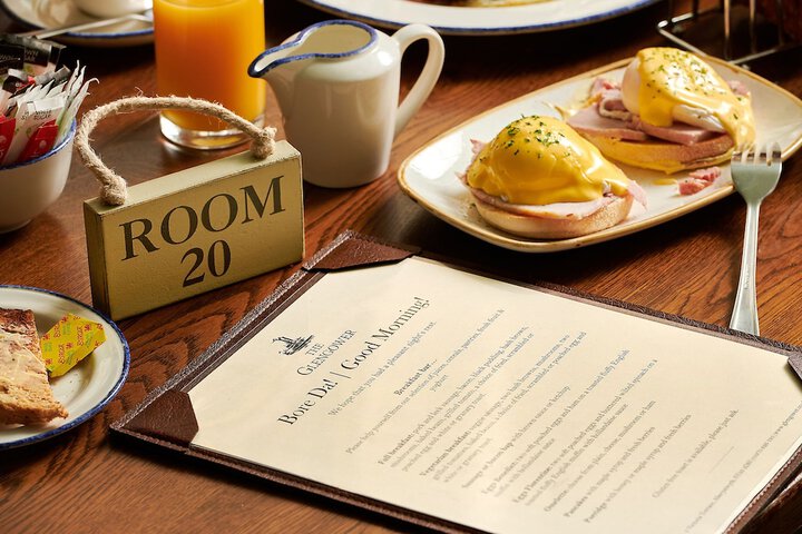 Breakfast/Coffee Service 90 of 113