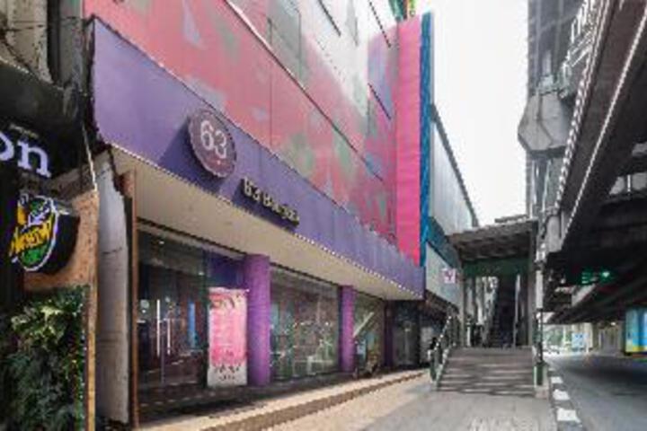 Hotel Entry