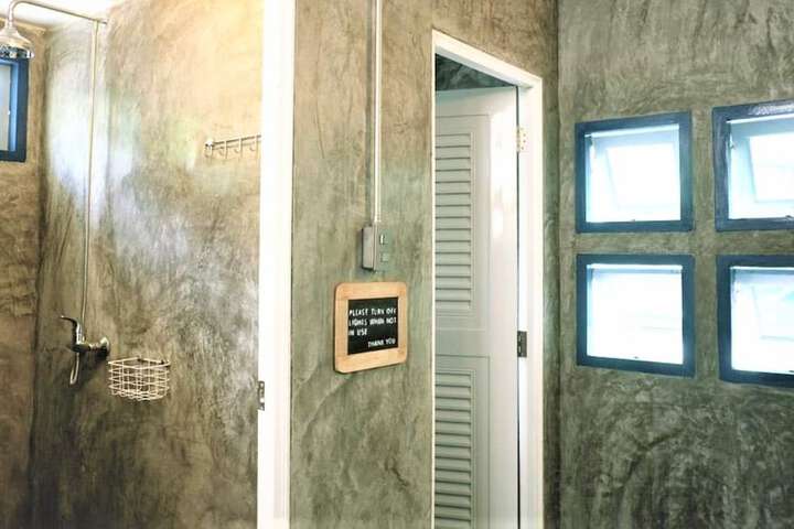 Room 3 of 44