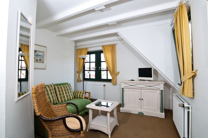 Room 3 of 63
