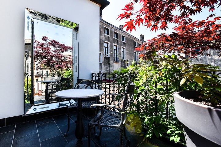 Terrace/Patio 37 of 74