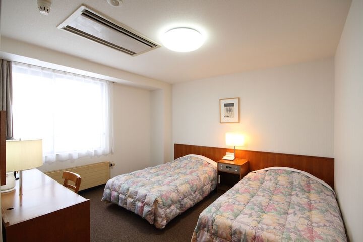 Room 11 of 42