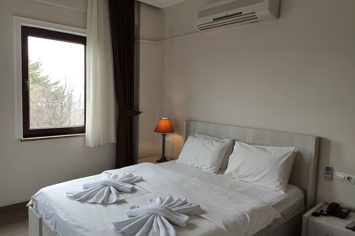 Room 12 of 53