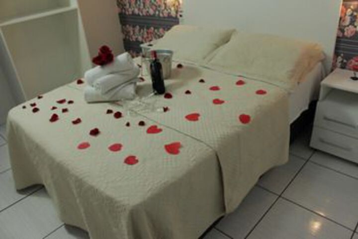 Hotel Suite Photo