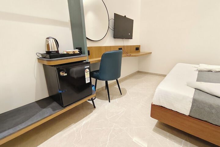Room 10 of 34