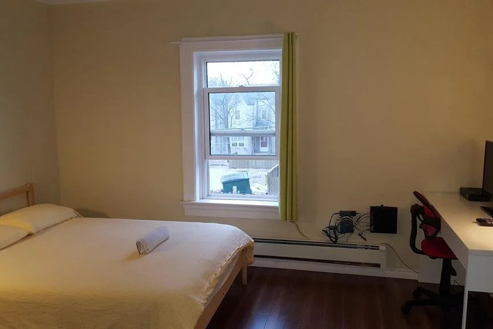 Room 16 of 28
