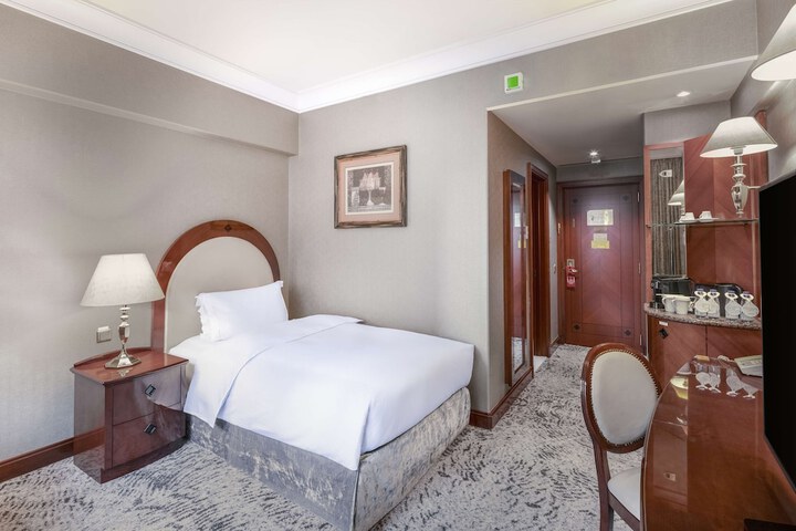 Room 44 of 139