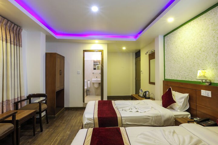 Room 21 of 35