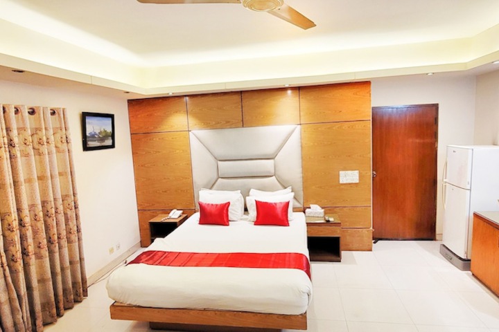 Room 18 of 48