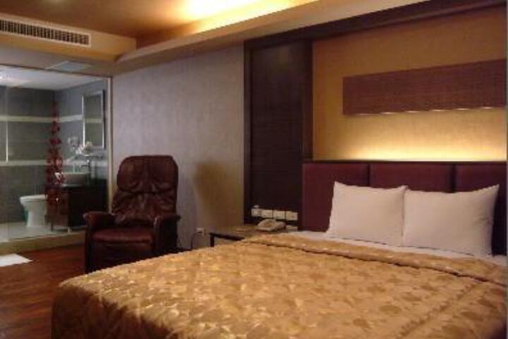 Room 2 of 5