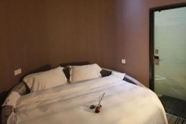 Room 9 of 52