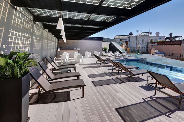 Hotel with Pool