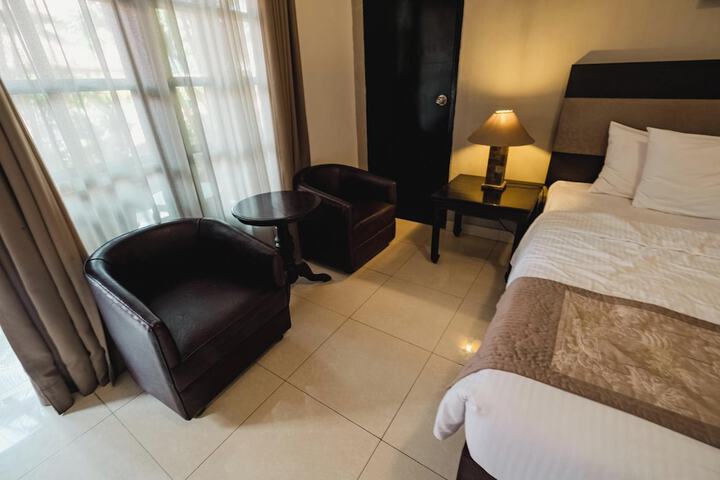 Room 32 of 132