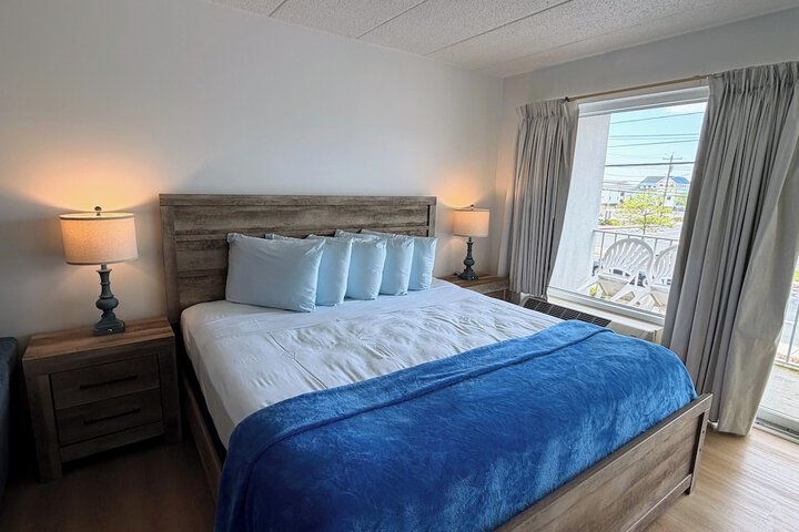 Room 9 of 20