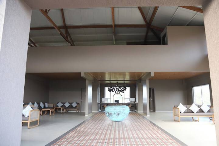 Room 3 of 48