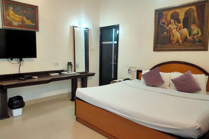 Room 21 of 83