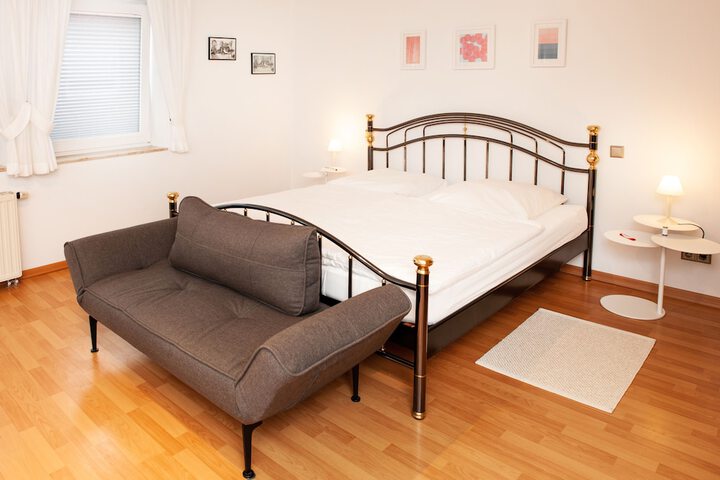 Room 7 of 42