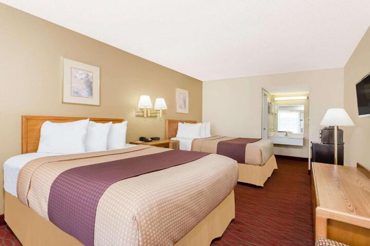 Double Accessible King Size Bed (6 of 6)