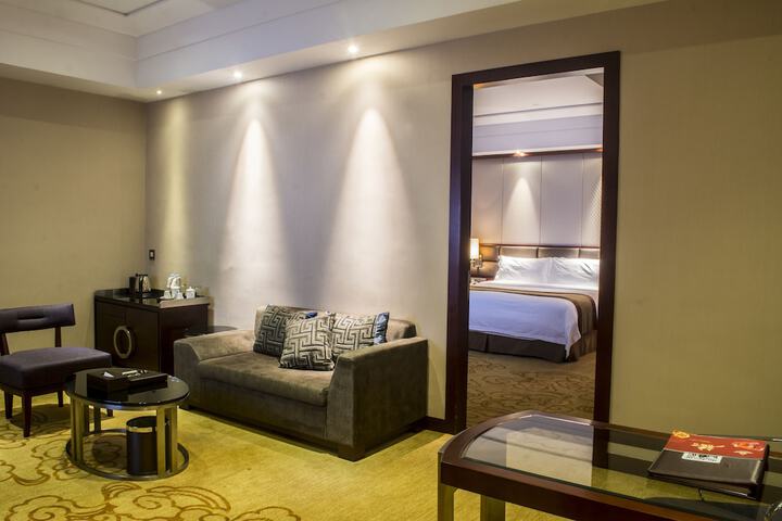 Room 12 of 71