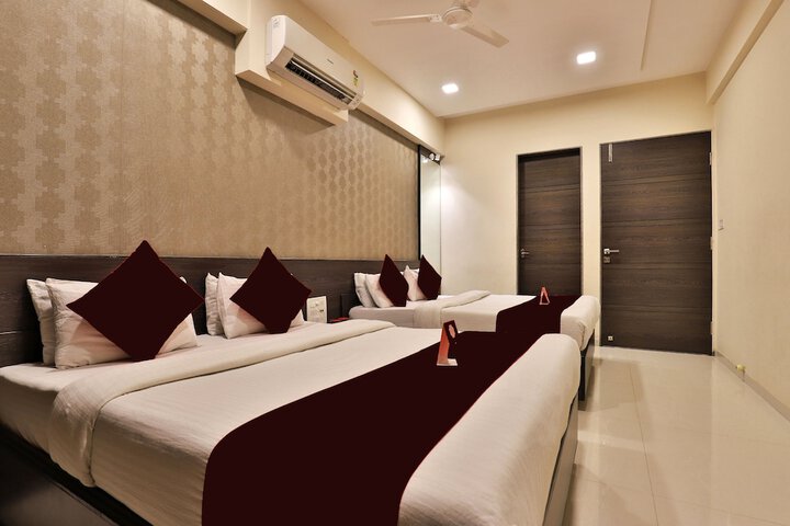 Room 6 of 33