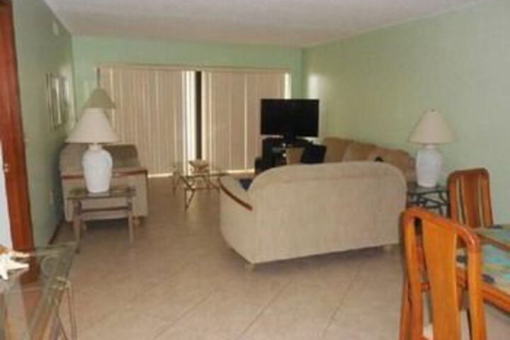 Photo of Stunning Oceanfront 704 by RedAwning