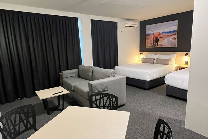 Room 34 of 74