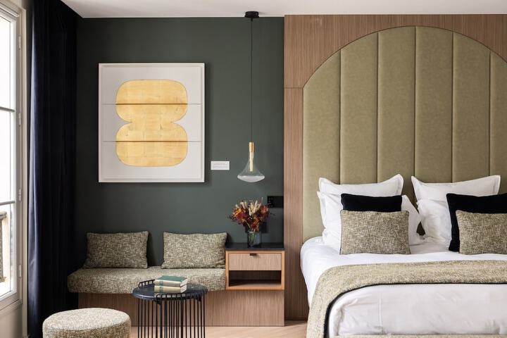 Room 3 of 114