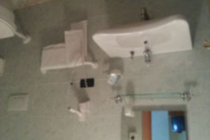 Room 5 of 33